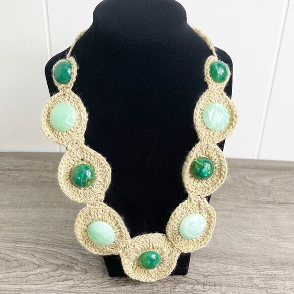 VINTAGE Green Crochet Woven Statement Necklace - Picture 1 of 4